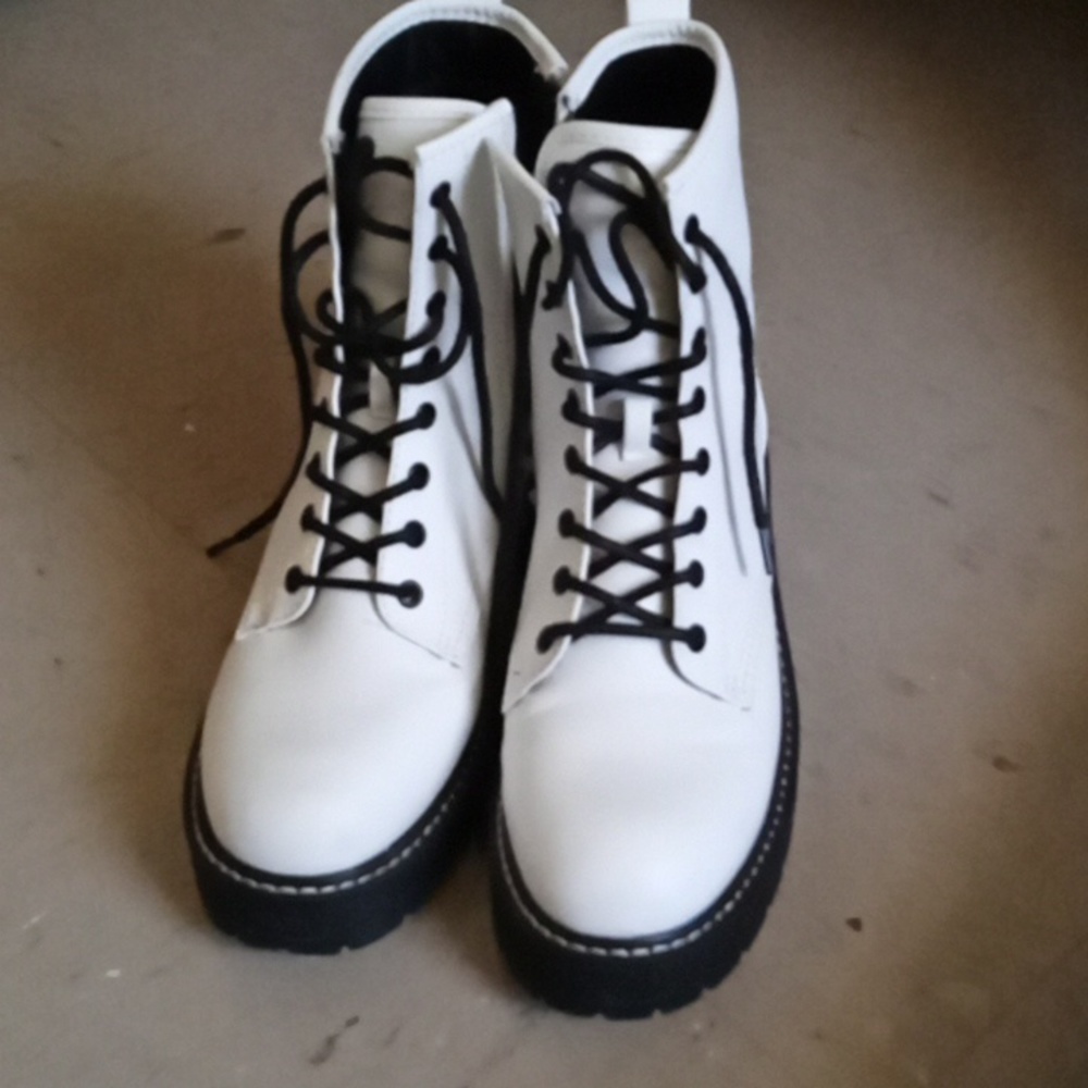 MaddenGirl 8.5 white with black bottoms